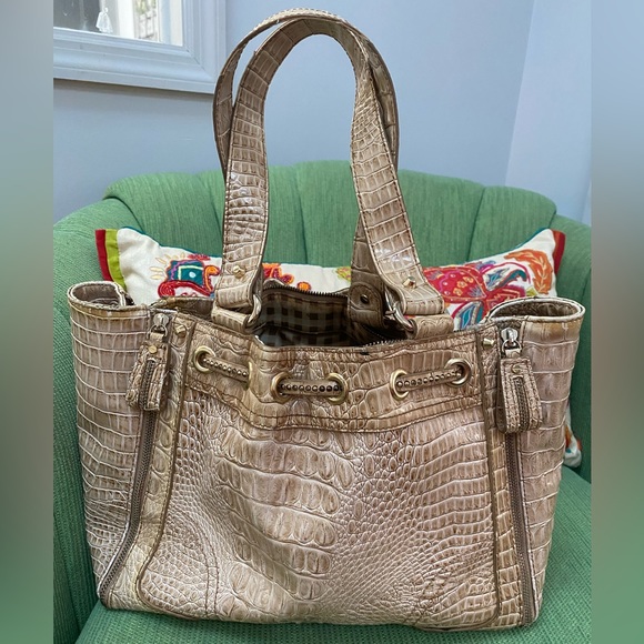 Jessica Simpson Faux Crocodile 🐊 Tan Purse - Picture 3 of 8